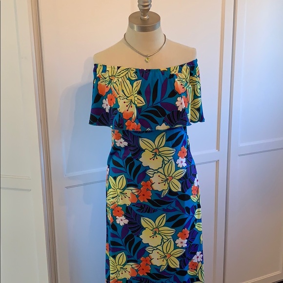 New 👗Hawaiian dress - Picture 2 of 5